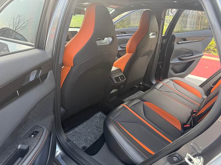 Фото 11 - Changan UNI-V