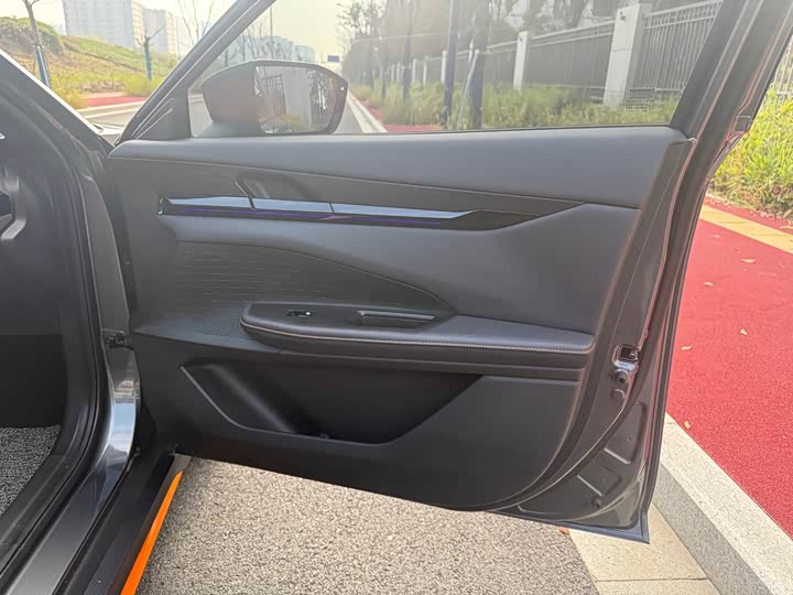 Фото 18 - Changan UNI-V