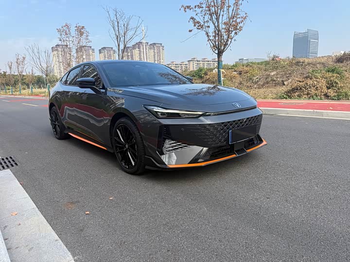 Фото 4 - Changan UNI-V