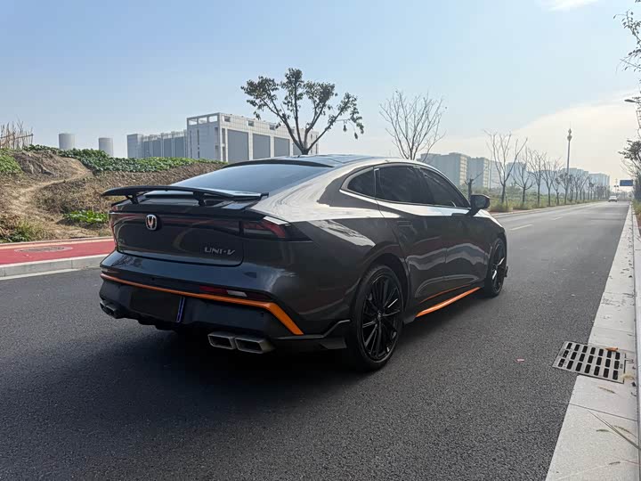 Фото 7 - Changan UNI-V