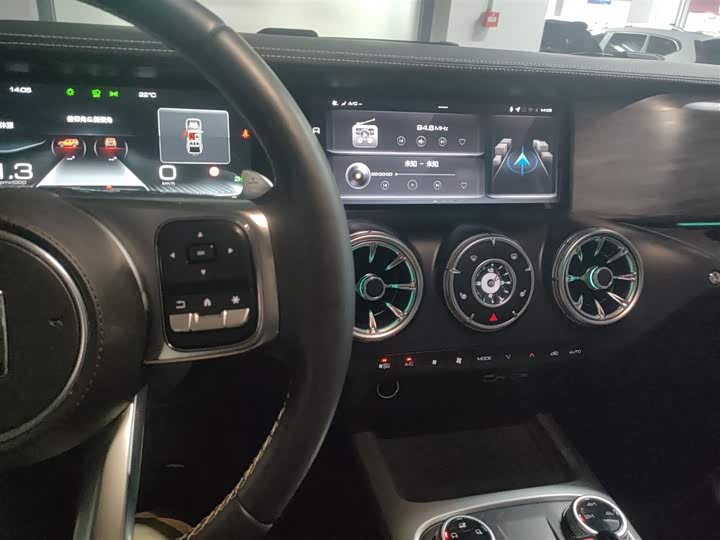 Фото 10 - Tank 300