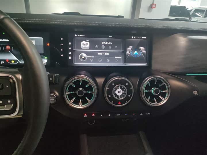 Фото 13 - Tank 300