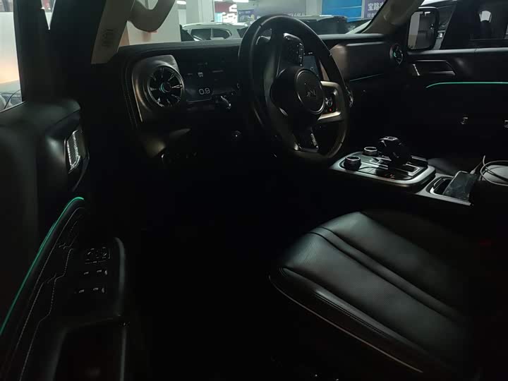 Фото 15 - Tank 300