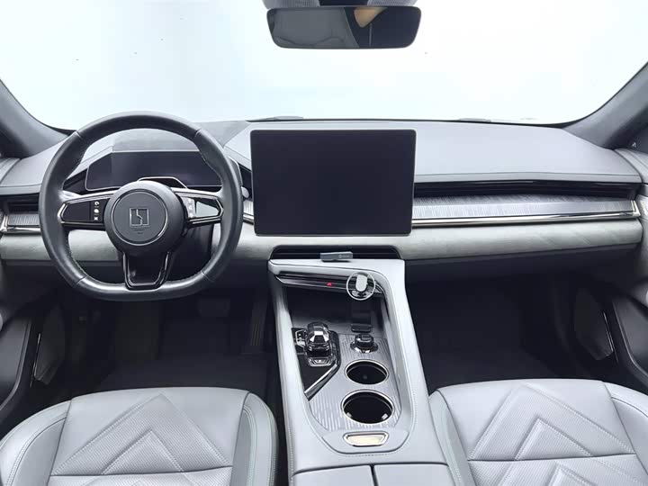 Фото 14 - Zeekr 001