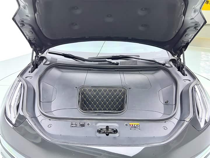 Фото 19 - Zeekr 001