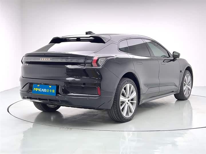 Фото 6 - Zeekr 001