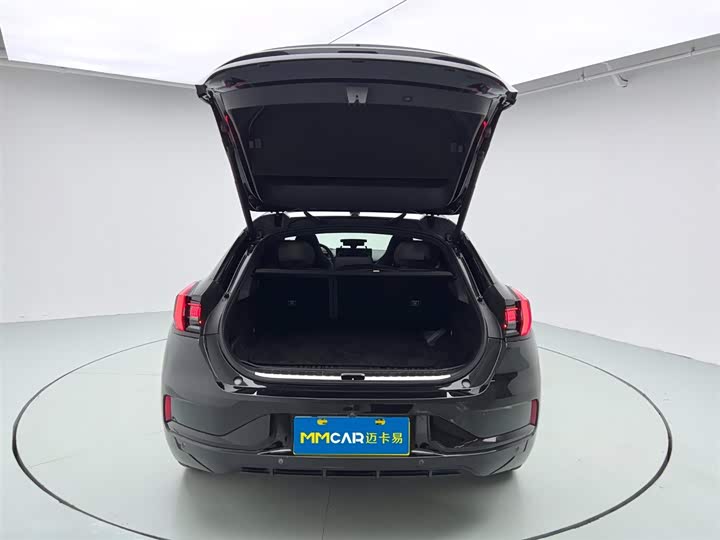 Фото 8 - Zeekr 001