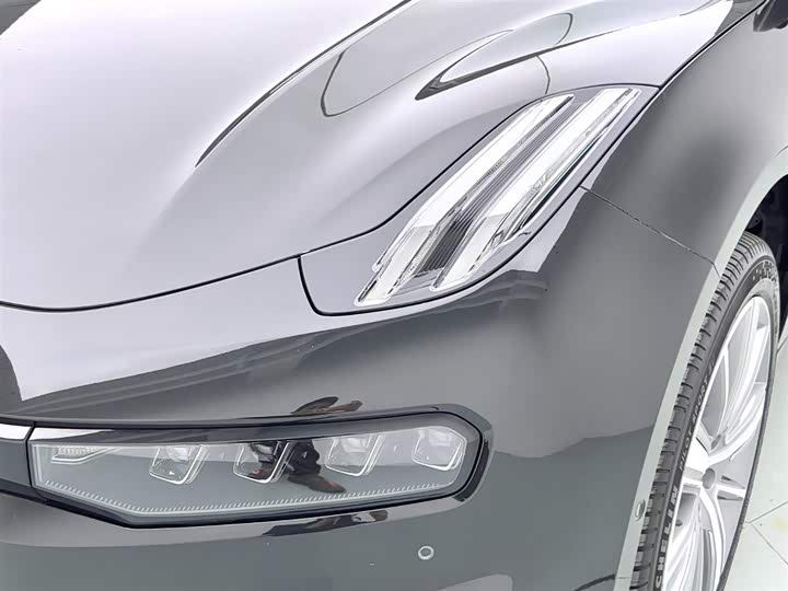 Фото 9 - Zeekr 001