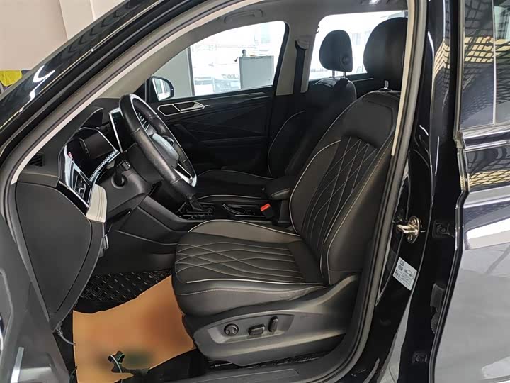 Фото 15 - Volkswagen Tiguan L Pro