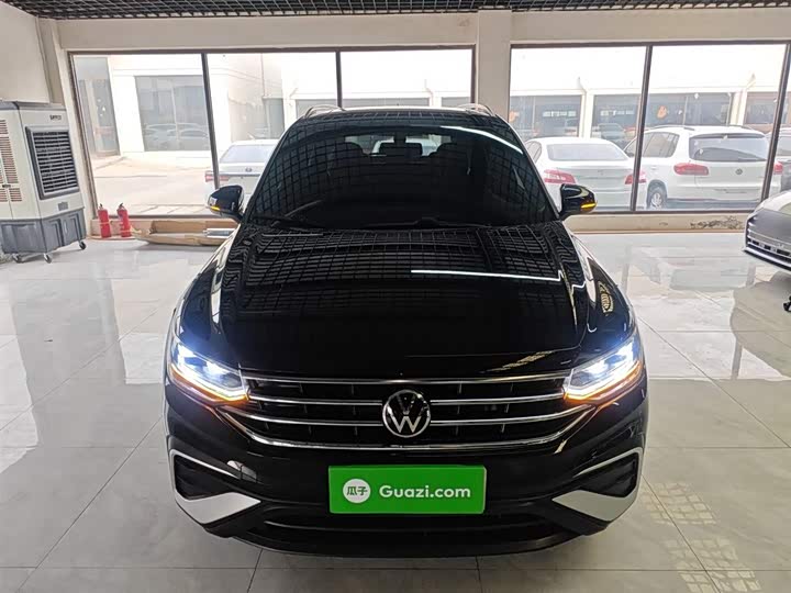 Фото 3 - Volkswagen Tiguan L Pro