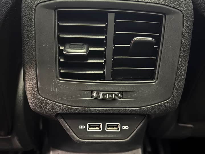 Фото 16 - Volkswagen T-Roc