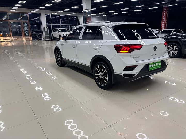 Фото 7 - Volkswagen T-Roc