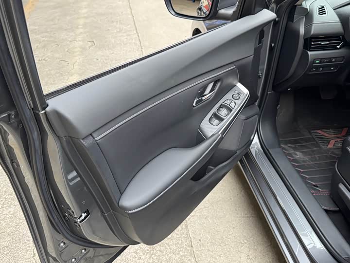 Фото 9 - Nissan Sylphy