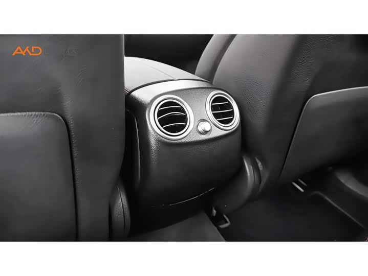 Фото 9 - Mercedes-Benz GLC-Class AMG