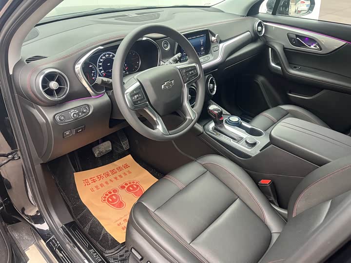 Фото 10 - Chevrolet Blazer