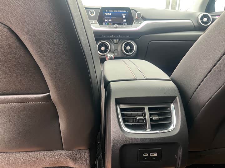 Фото 9 - Chevrolet Blazer