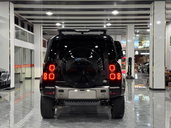 Фото 16 - Land Rover Defender