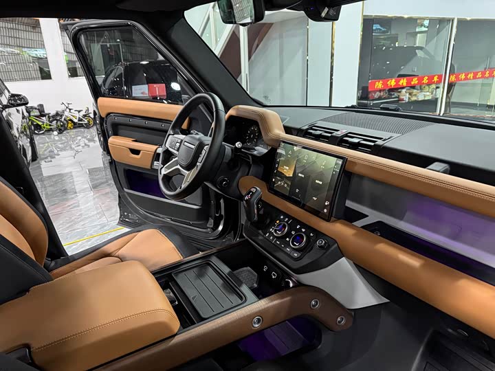 Фото 9 - Land Rover Defender