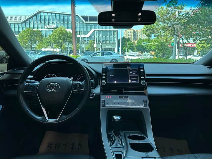 Фото 12 - Toyota Avalon