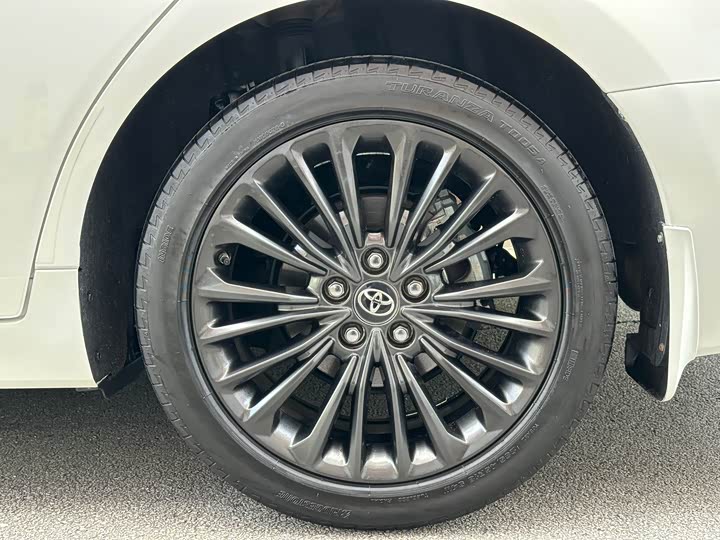 Фото 17 - Toyota Avalon