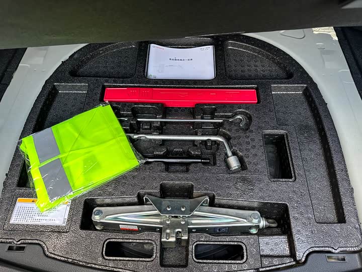 Фото 19 - Toyota Avalon