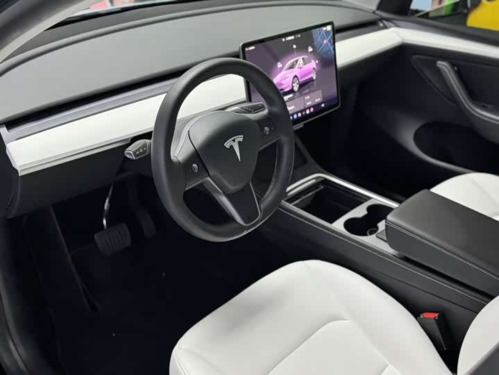 Фото 3 - Tesla Model Y