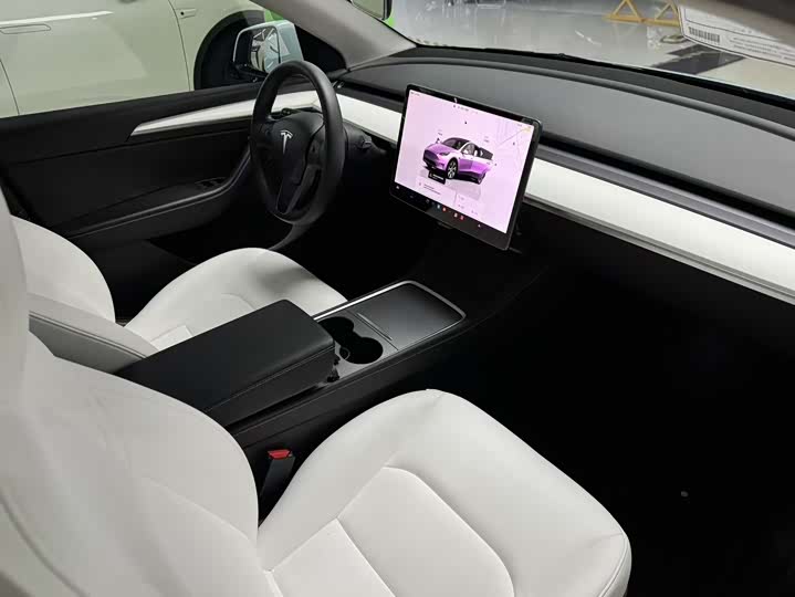 Фото 6 - Tesla Model Y