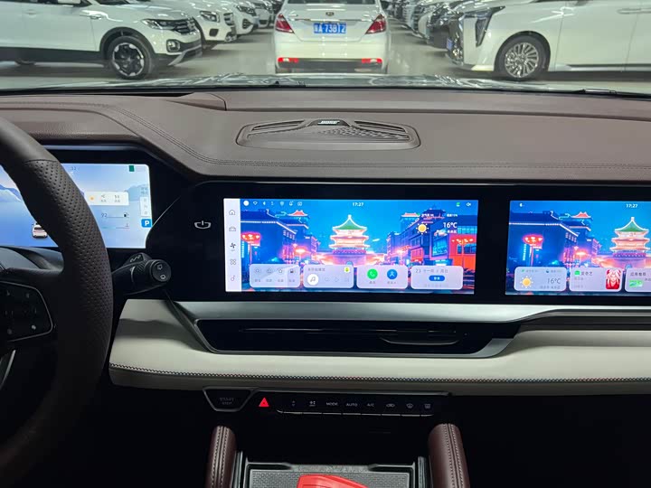 Фото 17 - Geely Monjaro