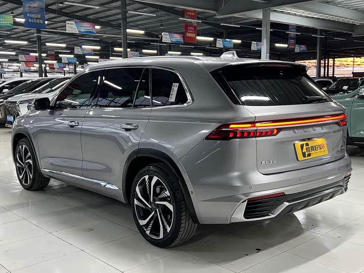 Фото 26 - Geely Monjaro