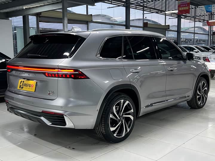 Фото 28 - Geely Monjaro