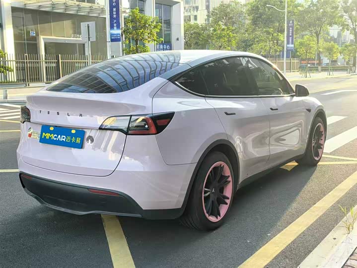 Фото 3 - Tesla Model Y