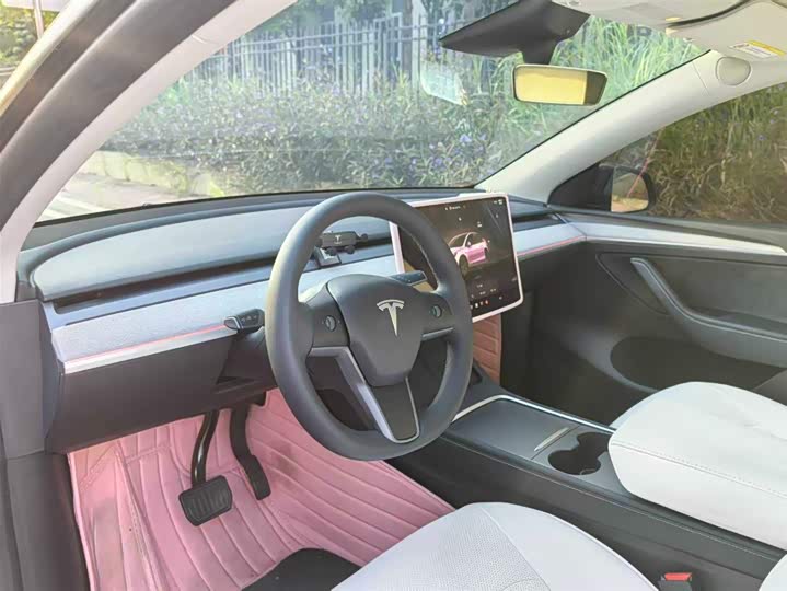 Фото 6 - Tesla Model Y