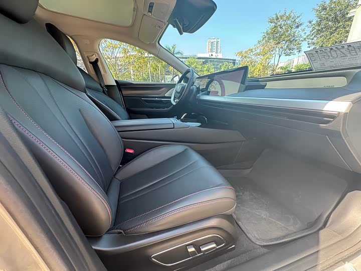 Фото 11 - XPeng P7