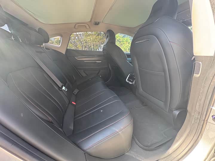 Фото 12 - XPeng P7