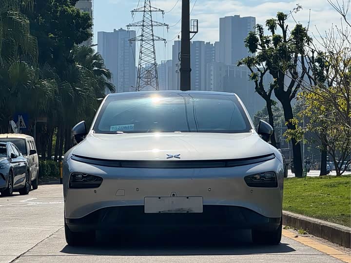 Фото 2 - XPeng P7