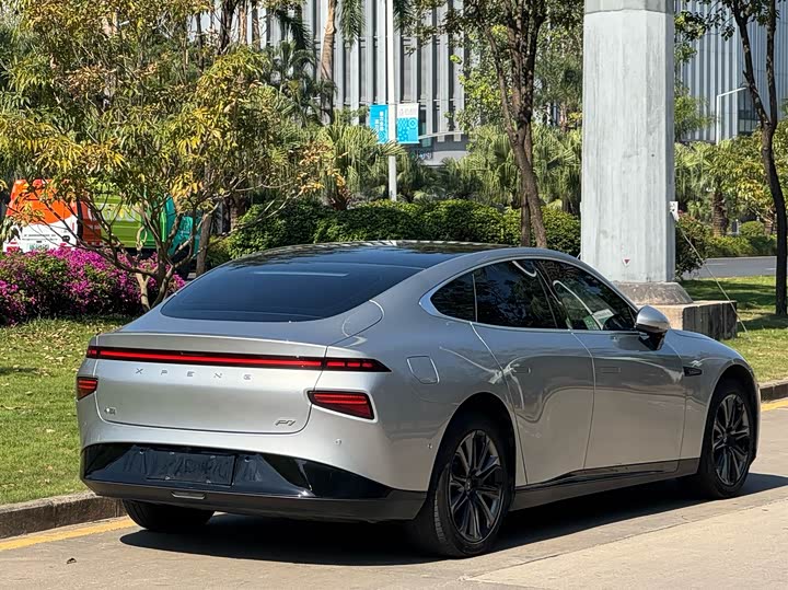 Фото 4 - XPeng P7