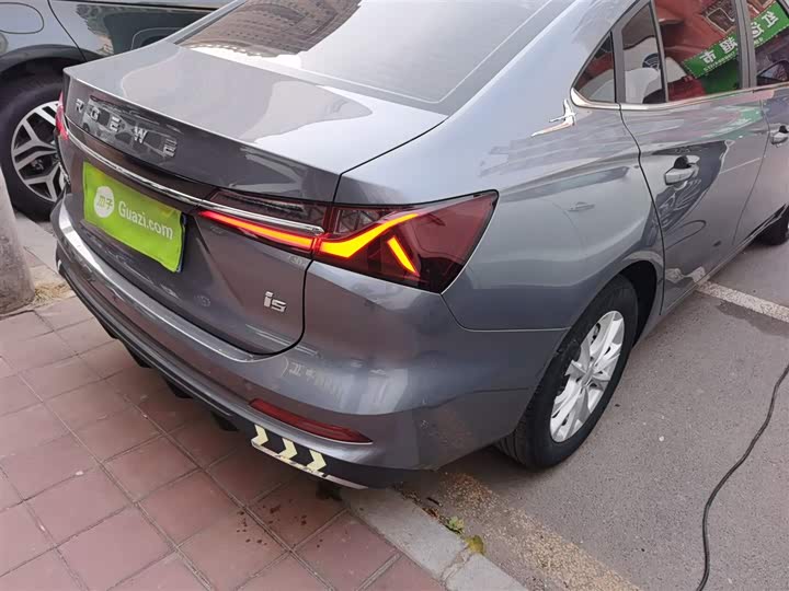 Фото 7 - Roewe i5