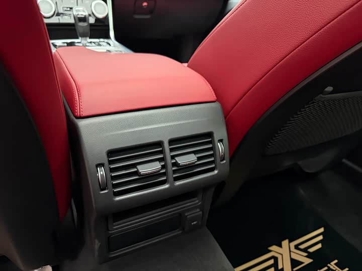 Фото 22 - Jaguar XE L