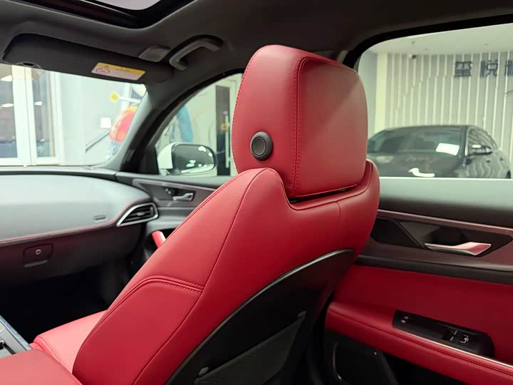 Фото 28 - Jaguar XE L