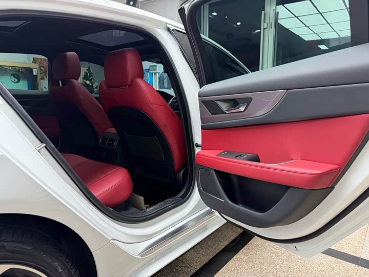 Фото 30 - Jaguar XE L