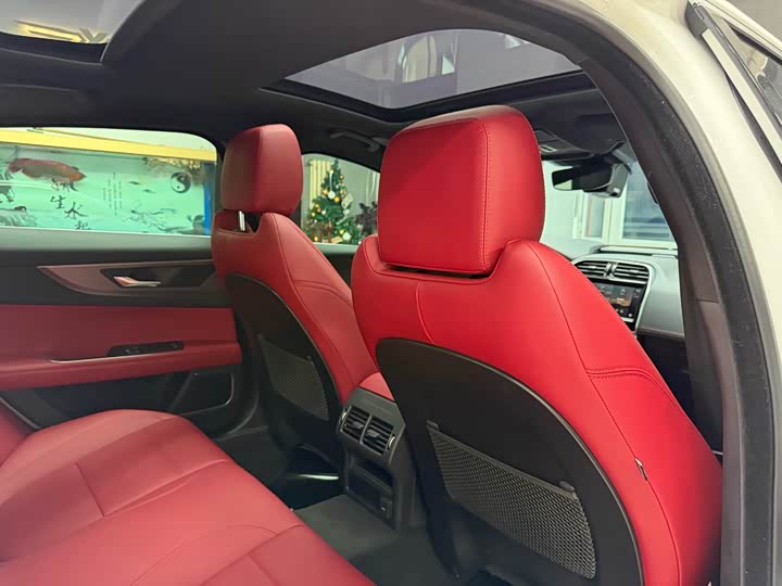 Фото 31 - Jaguar XE L