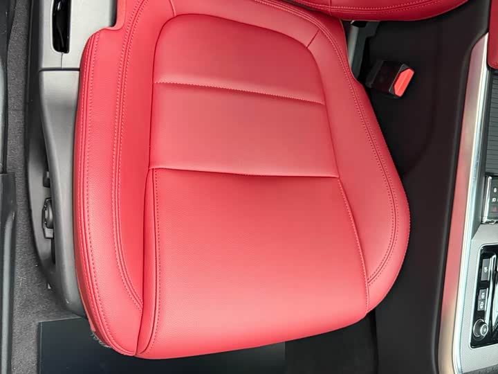 Фото 37 - Jaguar XE L