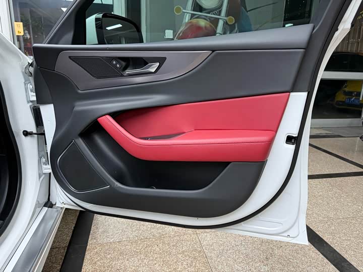 Фото 41 - Jaguar XE L