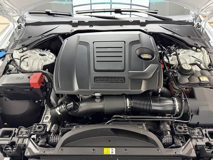 Фото 46 - Jaguar XE L