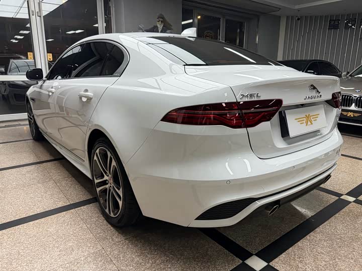 Фото 5 - Jaguar XE L