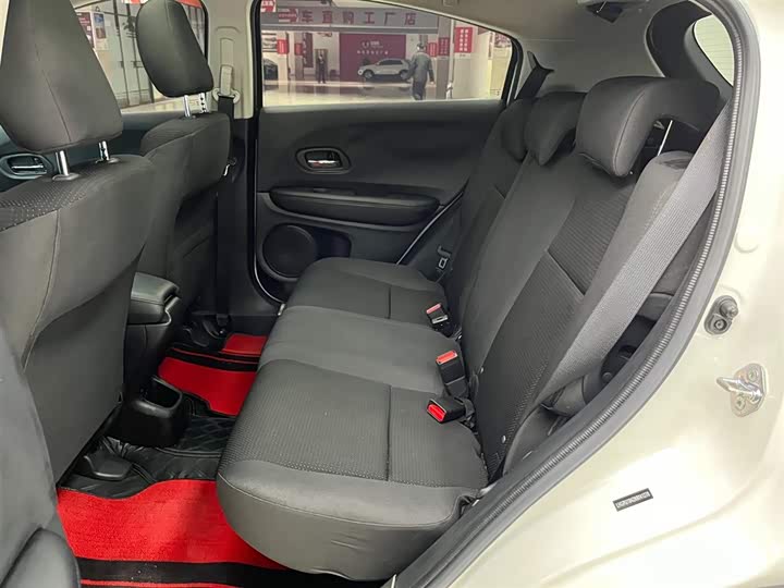 Фото 14 - Honda Vezel