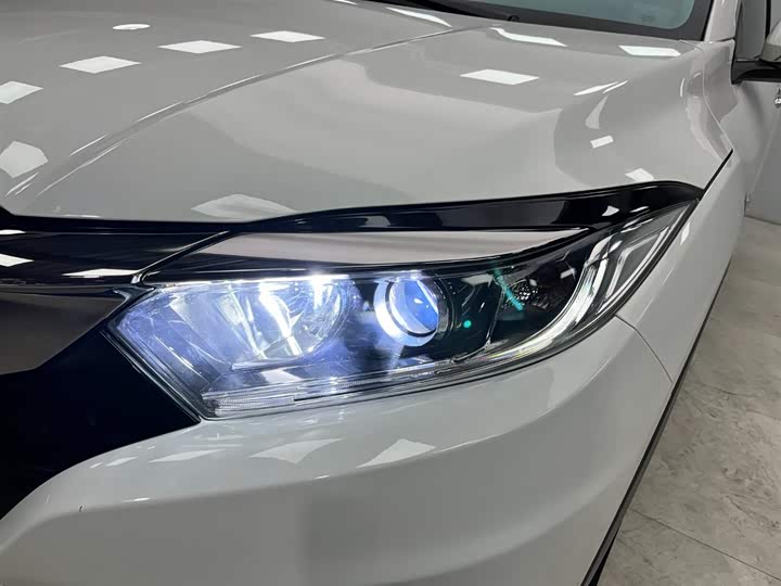 Фото 16 - Honda Vezel