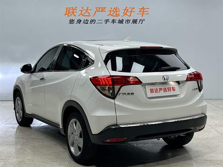 Фото 22 - Honda Vezel