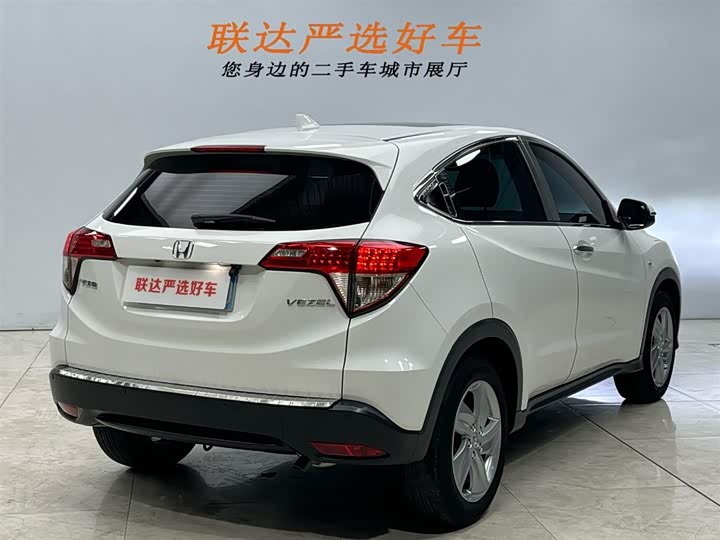 Фото 24 - Honda Vezel