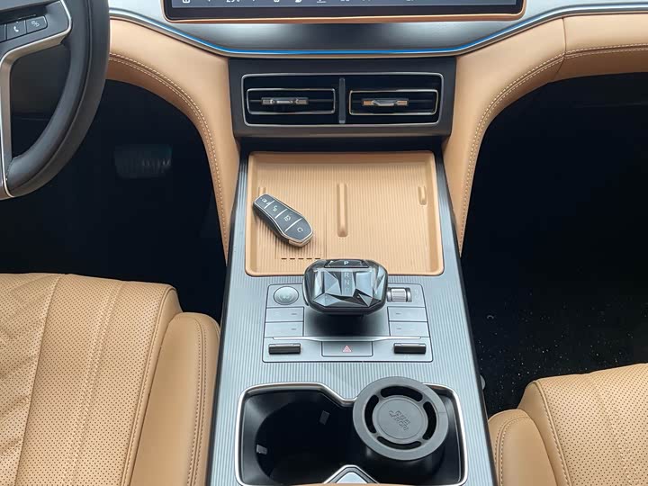 Фото 9 - BYD Song L DM-i Hybrid